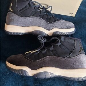 Wmns Air Jordan 11 Retro 'Midnight